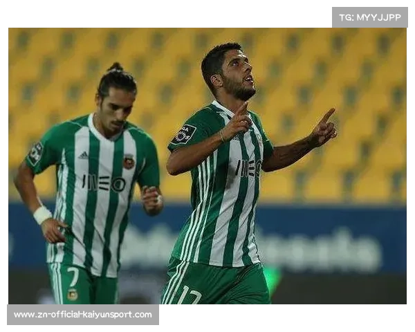 维拉2-1利兹联，埃梅里对阵升班马延续不败金身